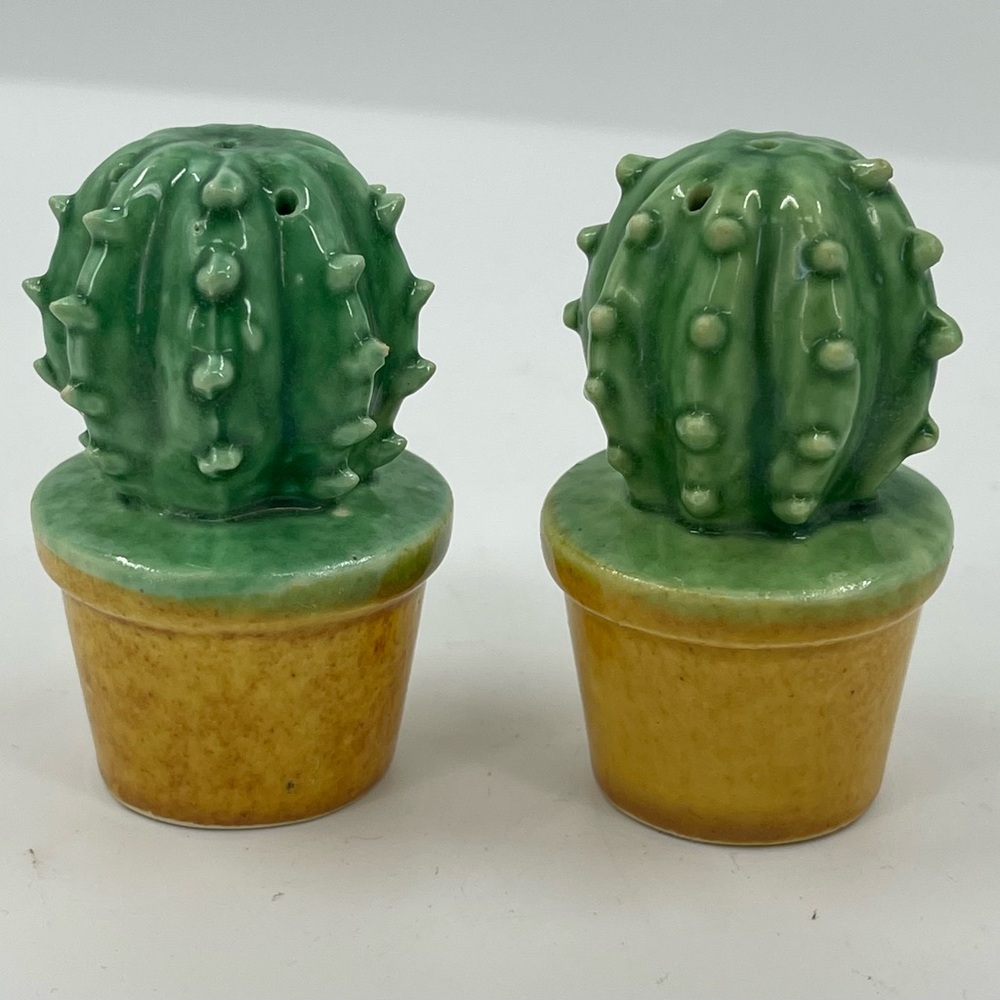 Cactus in Pots Salt and Pepper Shakers Set Vintage 1950's No Stoppers 2.75” - Picture 4 of 7
